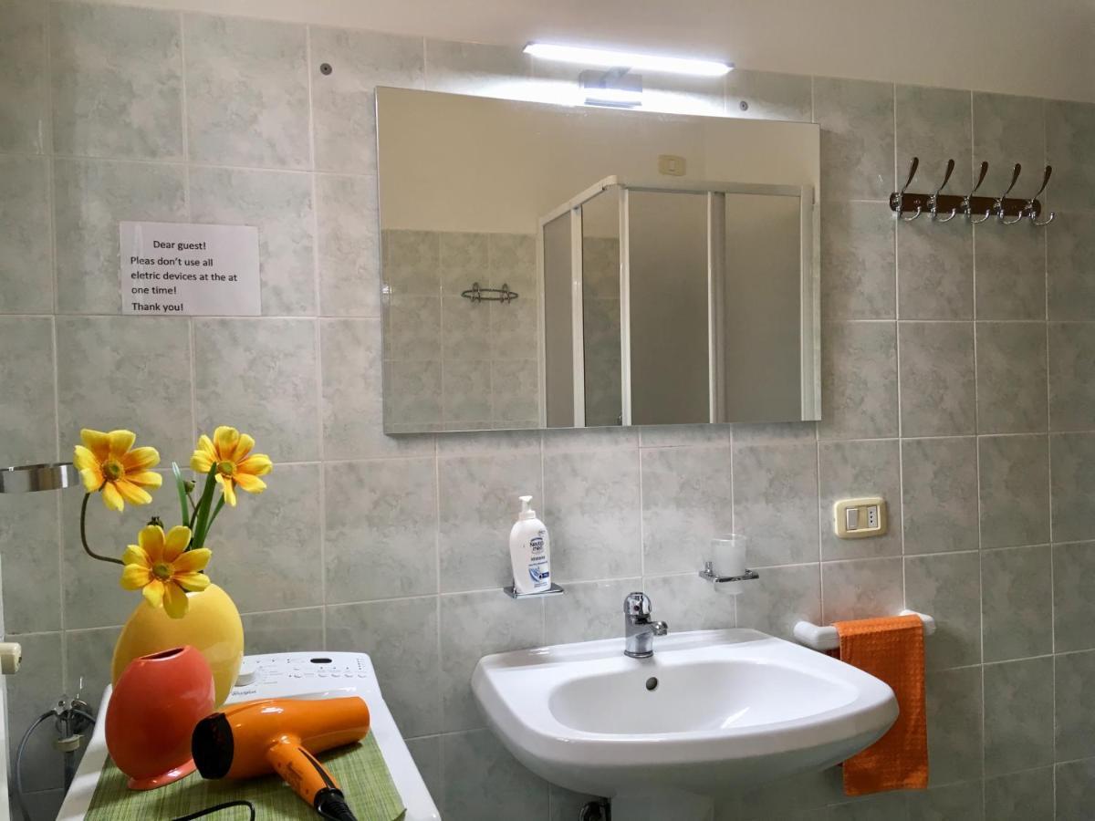 Irina'S House With View On Like And Swimming Pool Apartment Riva di Solto Luaran gambar